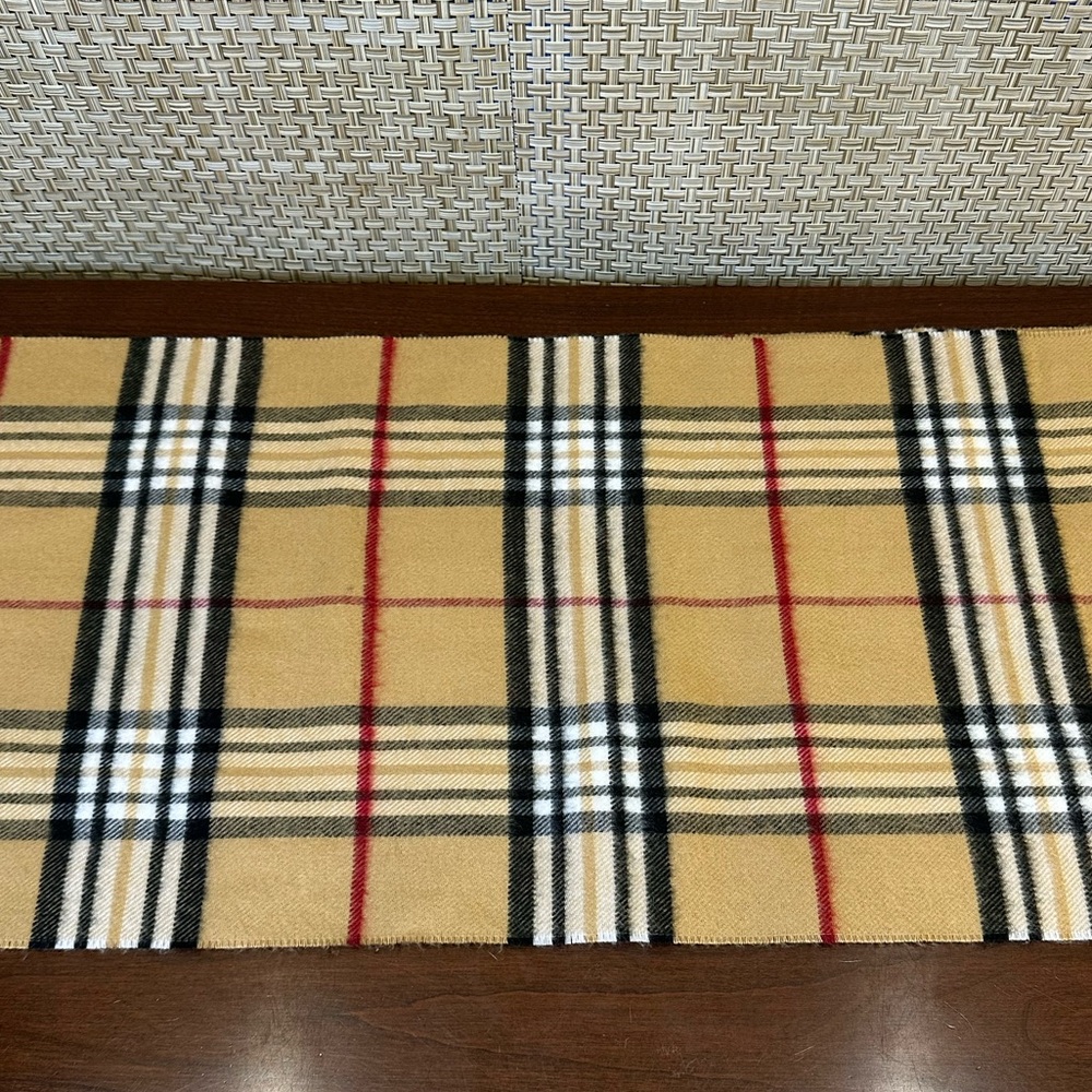 VTG 1990s-2000s V. FRAAS Cashmink Tan Burberry Tartan Plaid Scarf - Picture 5 of 5